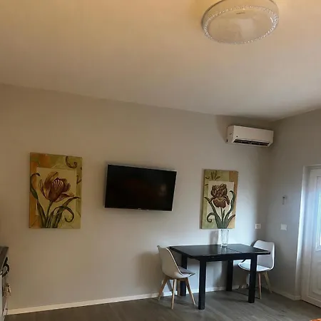 Casa de hóspedes Cozy For 2 In